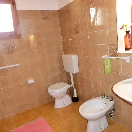 Loriana Apartment *